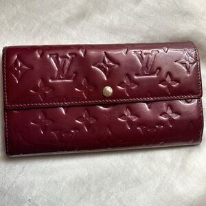 Authentic Louis Vuitton Monogram Vernis Long Sarah Snap Wallet Burgundy PlumWine